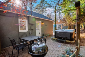 Lookout Mountain Cabin 7 scaled 1