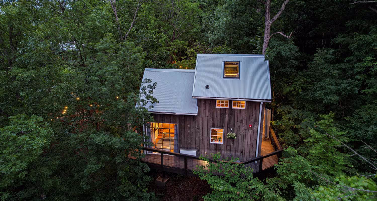redbud exterior treetop hideaways twilight