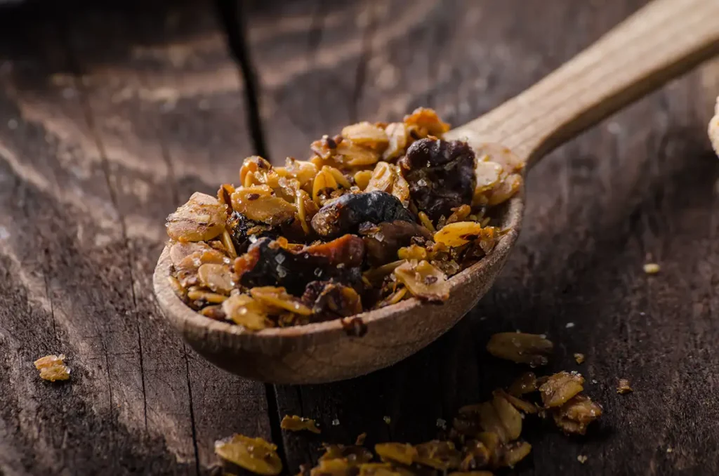 vanilla-pudding-with-homemade-granola vanilla pudding with homemade granola